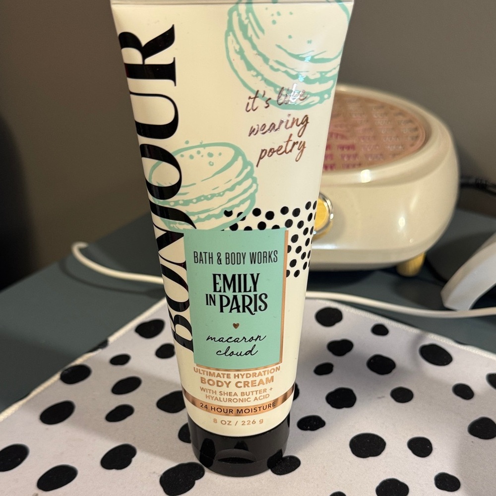Macaron Cloud Body Cream